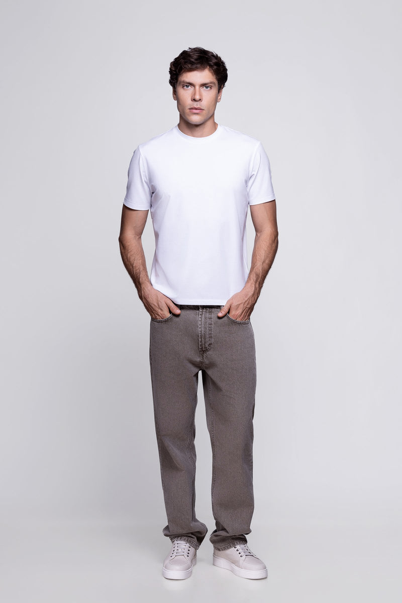 RELAXED-FIT JEANS
