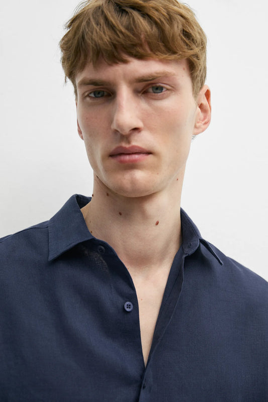 Slim Fit Linen Shirt Navy - model detail