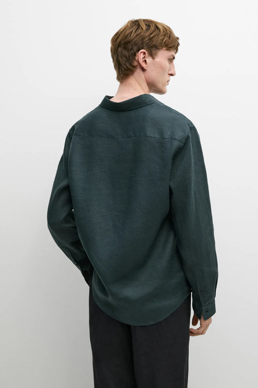 Slim Fit Shirt - model detail
